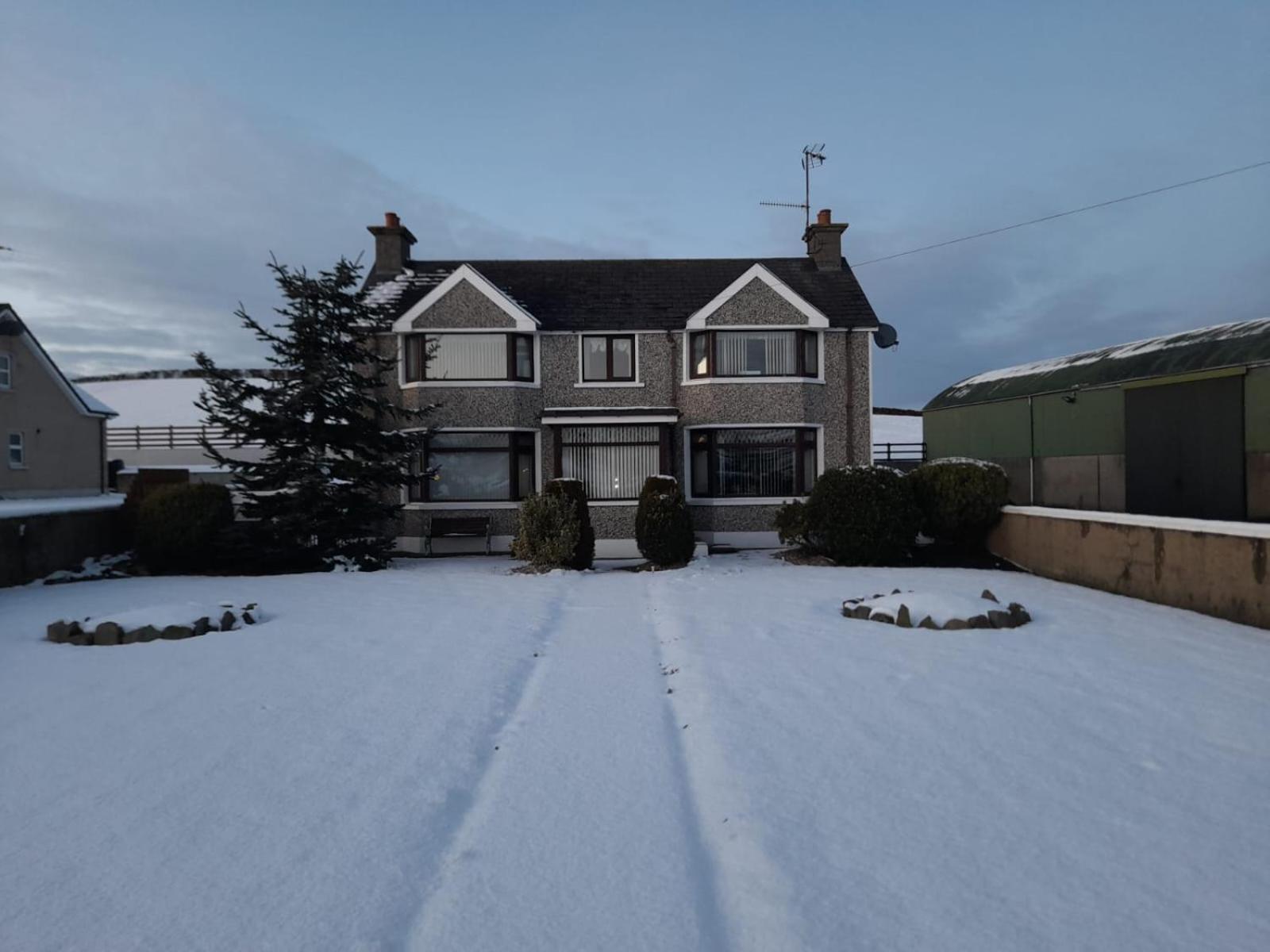 The Mournes View Farmhouse 纽卡斯尔 外观 照片